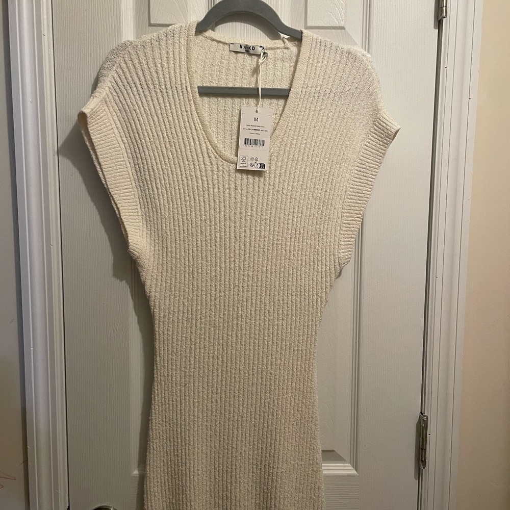 Elegant Cream Knit Dress - Picture 3 of 3